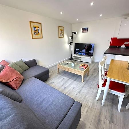 Charming New 2Br Detached House-Central Headington- Wi-Fi, Netflix, Top Location オックスフォード エクステリア 写真