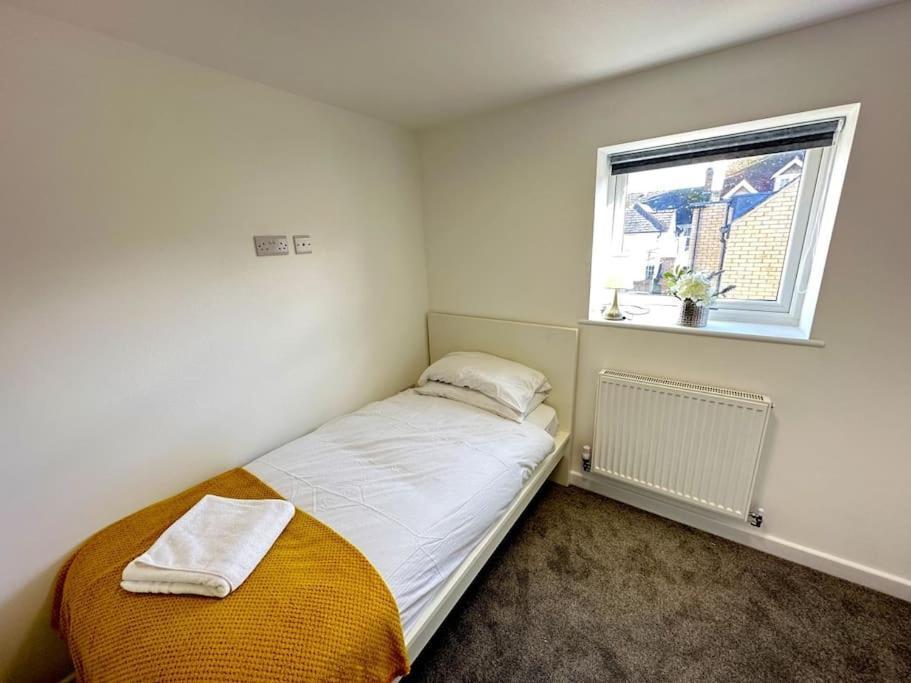 Charming New 2Br Detached House-Central Headington- Wi-Fi, Netflix, Top Location オックスフォード エクステリア 写真