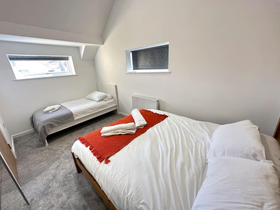 Charming New 2Br Detached House-Central Headington- Wi-Fi, Netflix, Top Location オックスフォード エクステリア 写真