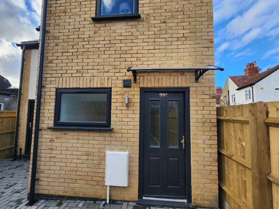 Charming New 2Br Detached House-Central Headington- Wi-Fi, Netflix, Top Location オックスフォード エクステリア 写真