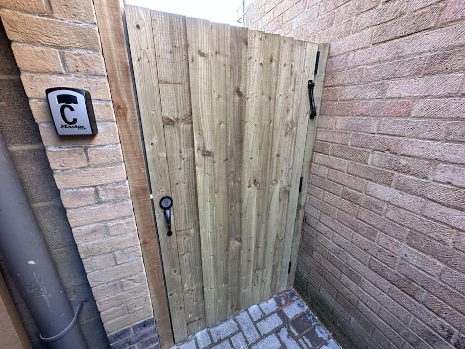 Charming New 2Br Detached House-Central Headington- Wi-Fi, Netflix, Top Location オックスフォード エクステリア 写真