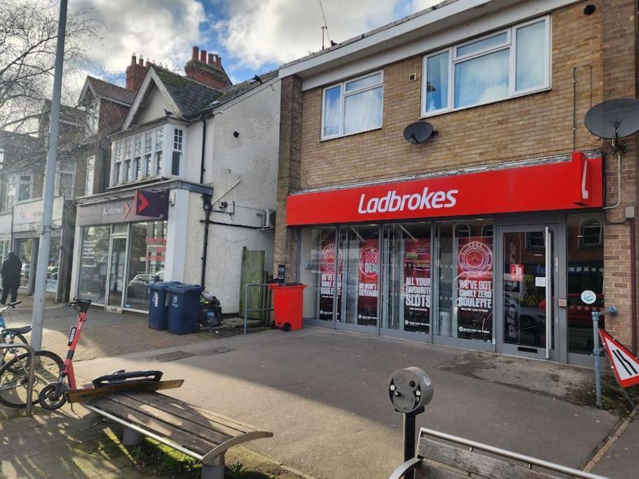 Charming New 2Br Detached House-Central Headington- Wi-Fi, Netflix, Top Location オックスフォード エクステリア 写真